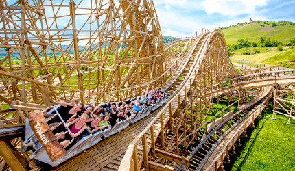 Achterbahn Mammut im Erlebnispark Tripsdrill