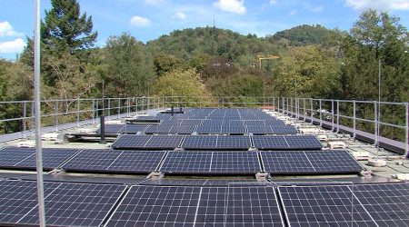 Photovoltaikanlagen auf dem Isolde-Kurz-Gymnasium (Quelle: RTF.1)