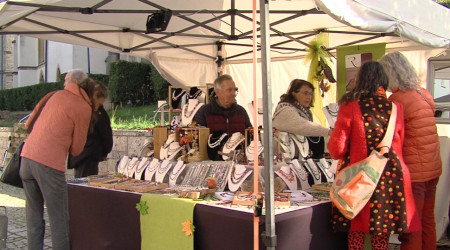 Stand mit Schmuck (Quelle: RTF.1)